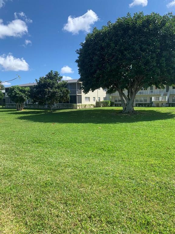 274 Camden L, West Palm Beach, FL 33417 - photo 5