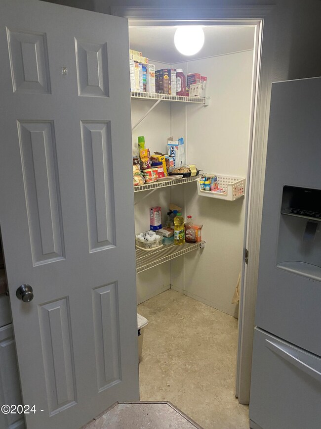 Walk in pantry