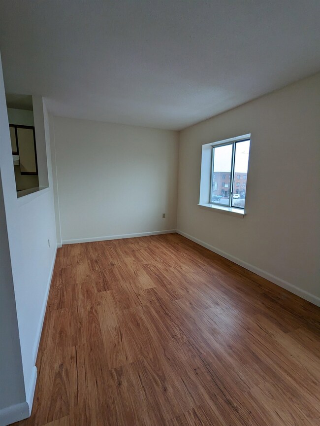 Vacant prior to current tenant