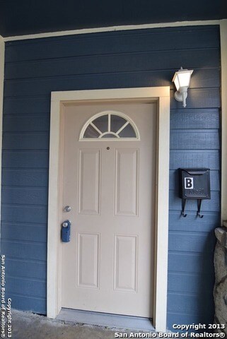 718 Marshall St unit B, San Antonio, TX 78212 - photo 2