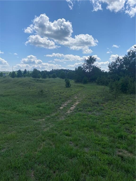 1620 E Park Creek Rd, Washington, WI 54742 - photo 3