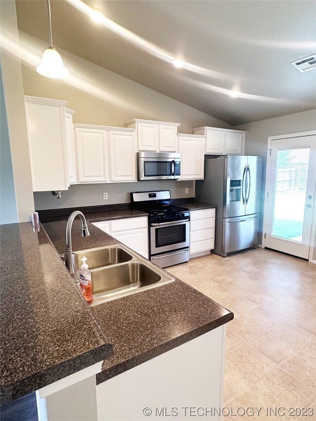 25905 E 90th St S, Broken Arrow, OK 74014 - photo 2