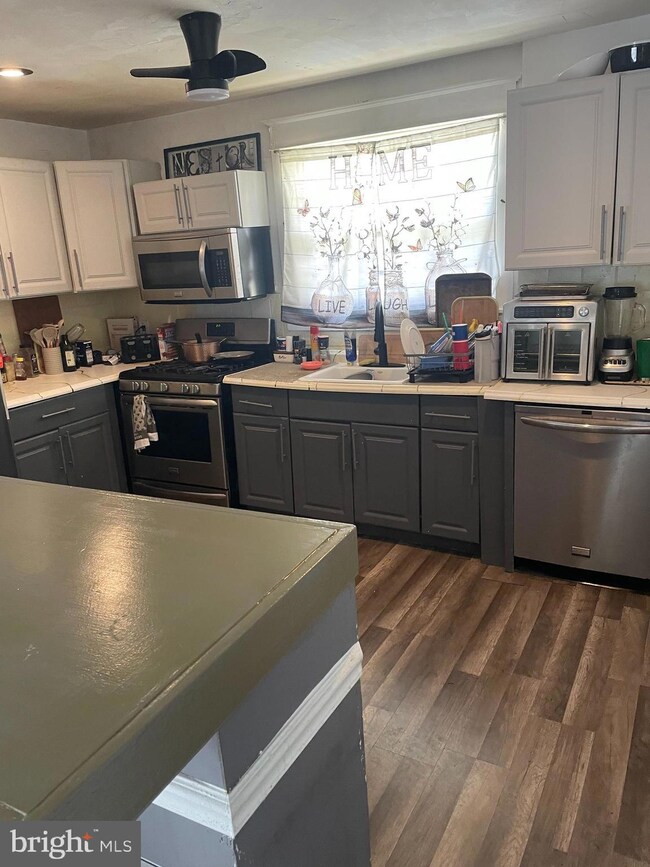 912 Edmonds Ave, Drexel Hill, PA 19026 - photo 5