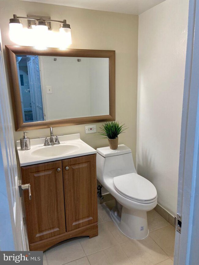 2341 Freetown Ct unit 22C, Reston, VA 20191 - photo 5