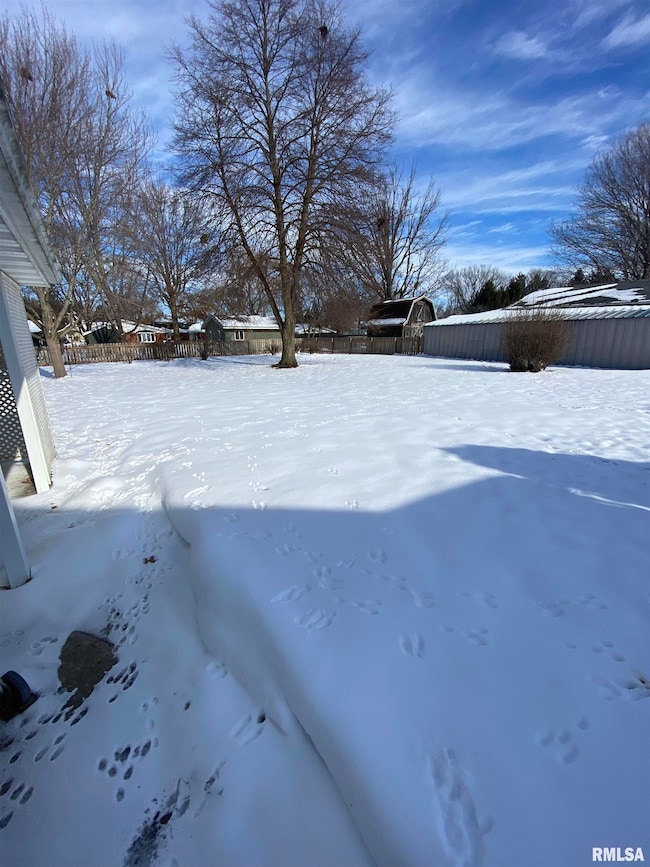 712 E Birch St unit 1, New Berlin, IL 62670 - photo 3