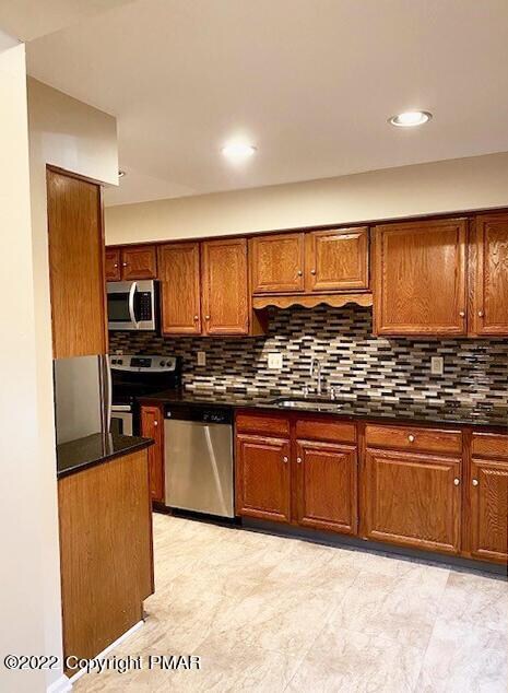 139 N 5th St, Stroudsburg, PA 18360 - photo 7