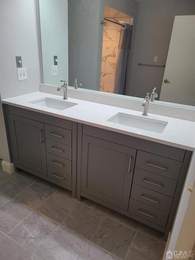 162 Hidden Hollow Ct, Edison, NJ 08820 - photo 7