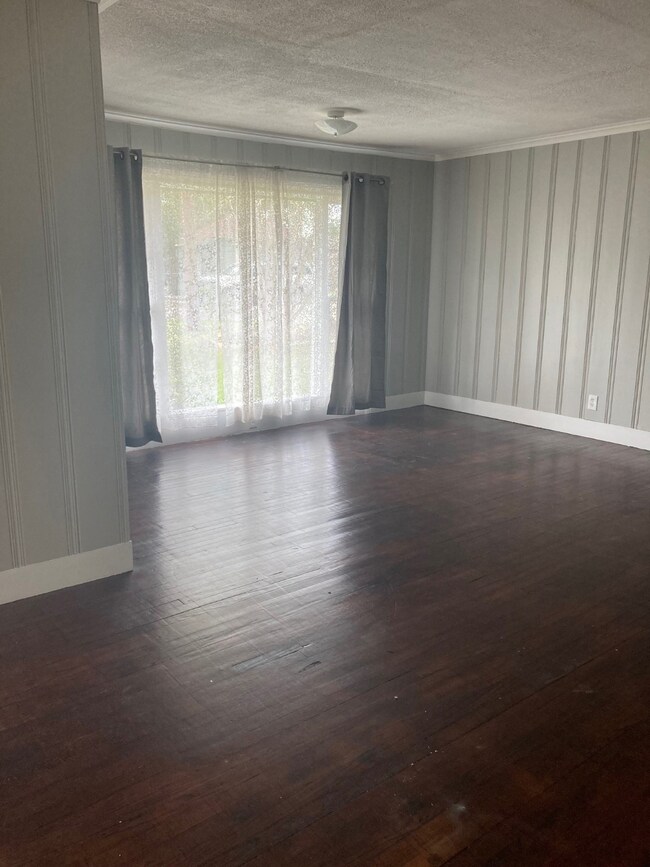 416 W Blum St, Alvin, TX 77511 - photo 4