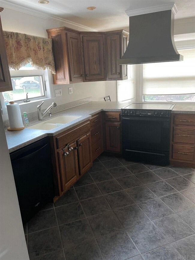 3090 W Scott St, Zanesville, IN 46799 - photo 3