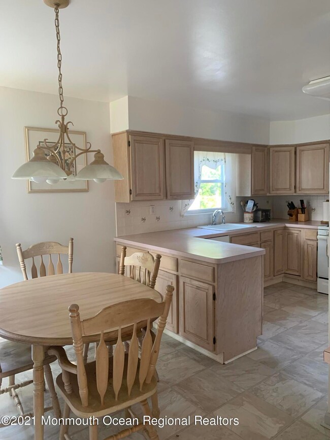 11 Locust Terrace, Middletown, NJ 07748 - photo 7