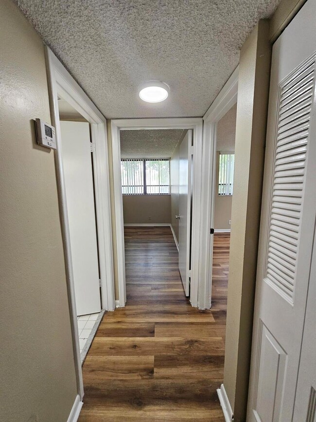 Presidential Golfview unit 2050, West Palm Beach, FL 33401 - photo 7