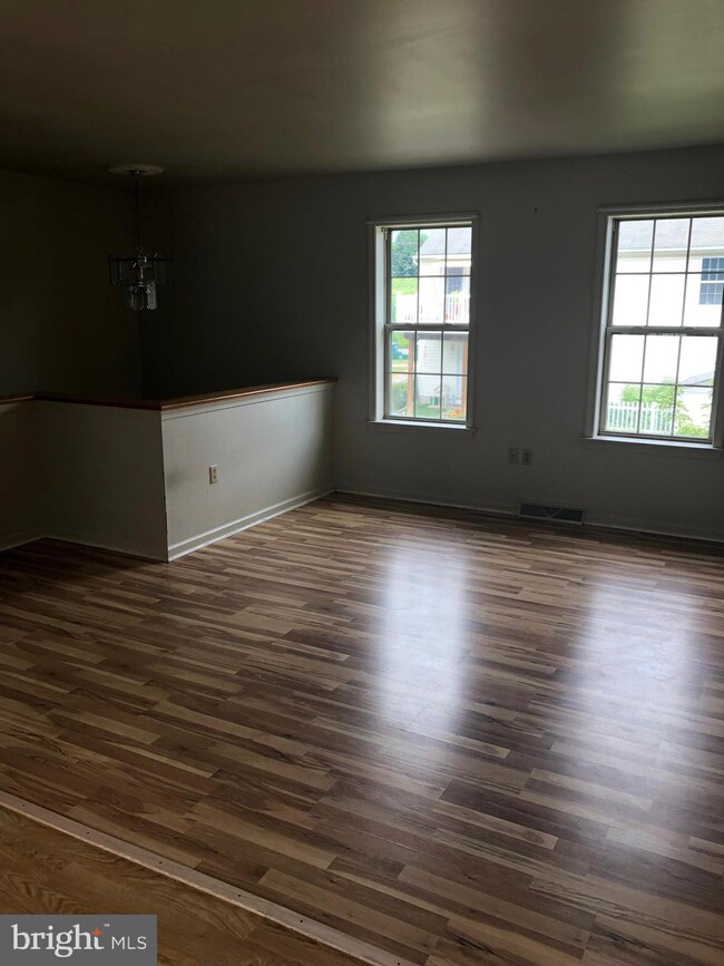 220 S Lime St, Quarryville, PA 17566 - photo 4