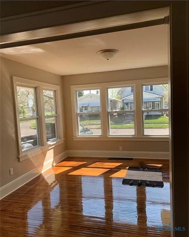 1027 Elysian Ave, Toledo, OH 43607 - photo 2