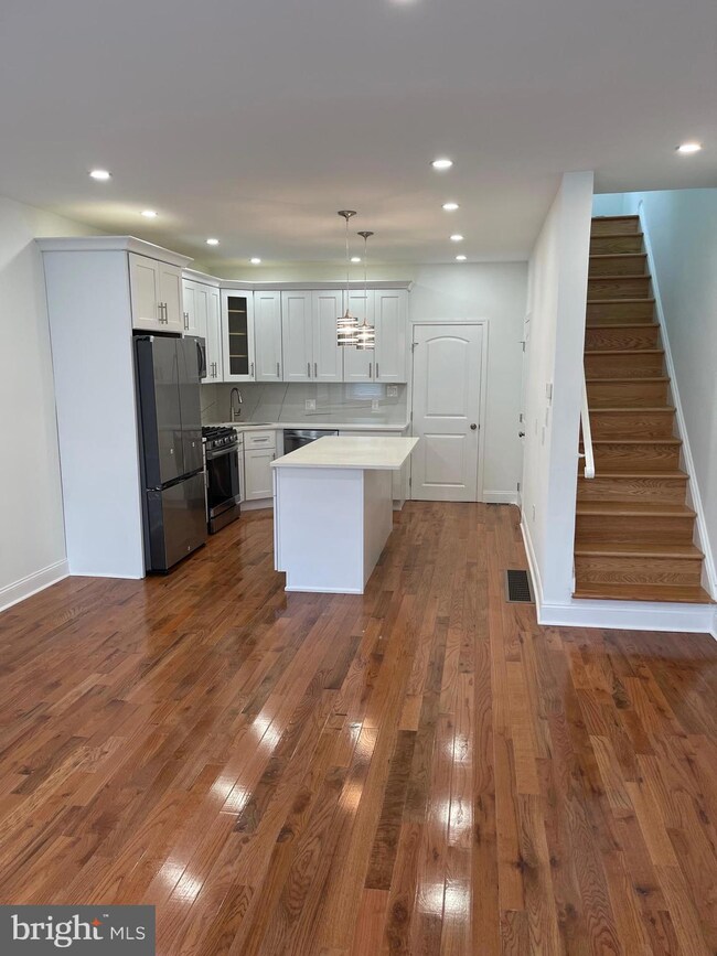 4723 Fowler St, Philadelphia, PA 19127 - photo 2