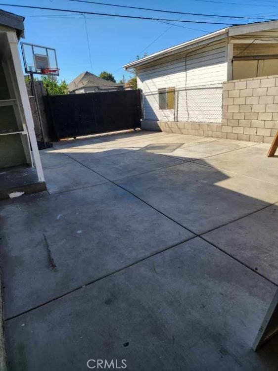 1470 E 42nd St, Los Angeles, CA 90011 - photo 4