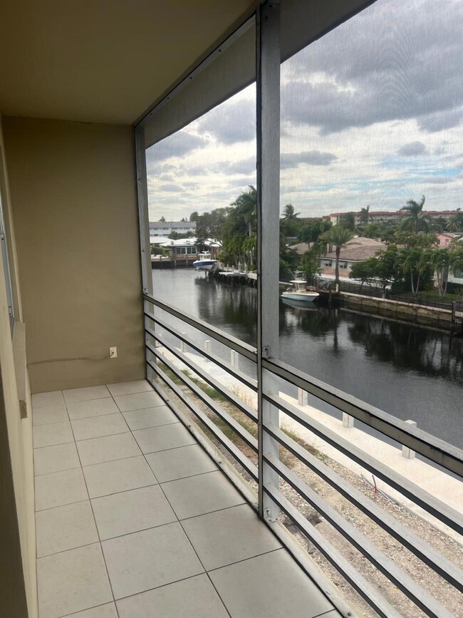 2801 NE 51st St unit 15, Fort Lauderdale, FL 33308 - photo 2