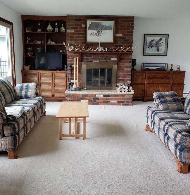 232 14th Ave NE, Jamestown, ND 58401 - photo 4