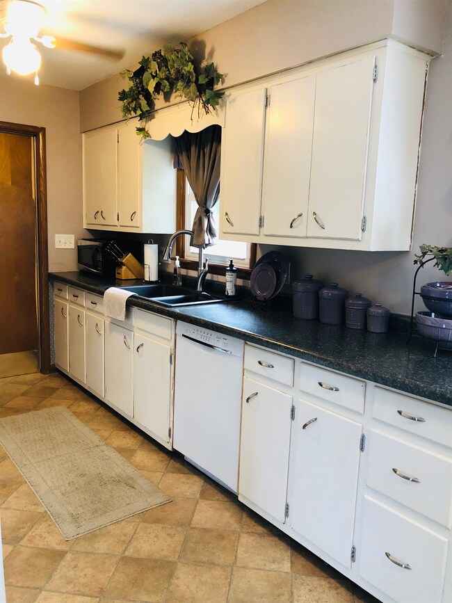 4225 N Meadow Lark Ln, Jasper, IN 47546 - photo 3