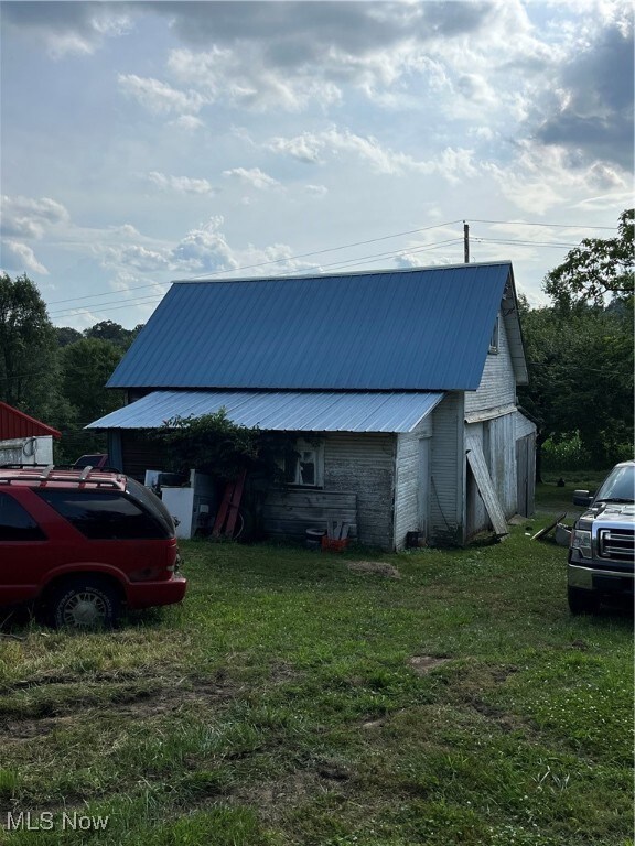 8336 Sprucevale Rd, Rogers, OH 44455 - photo 3