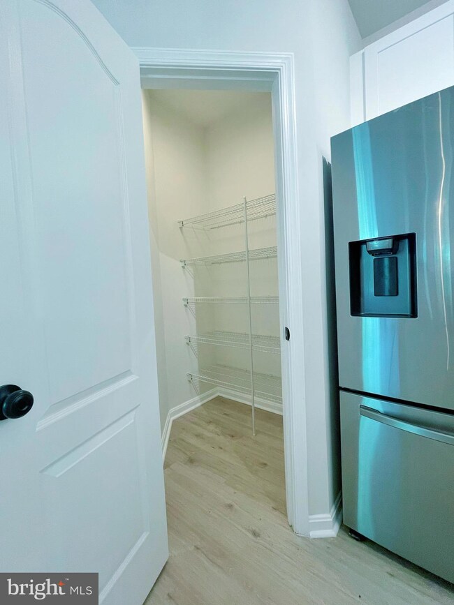 129 Whiskey Creek Cir, Frederick, MD 21702 - photo 7