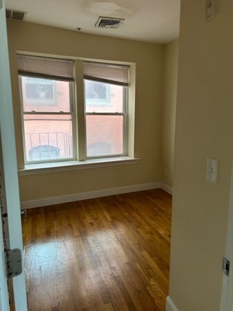 59 Endicott St unit 4, Boston, MA 02113 - photo 4