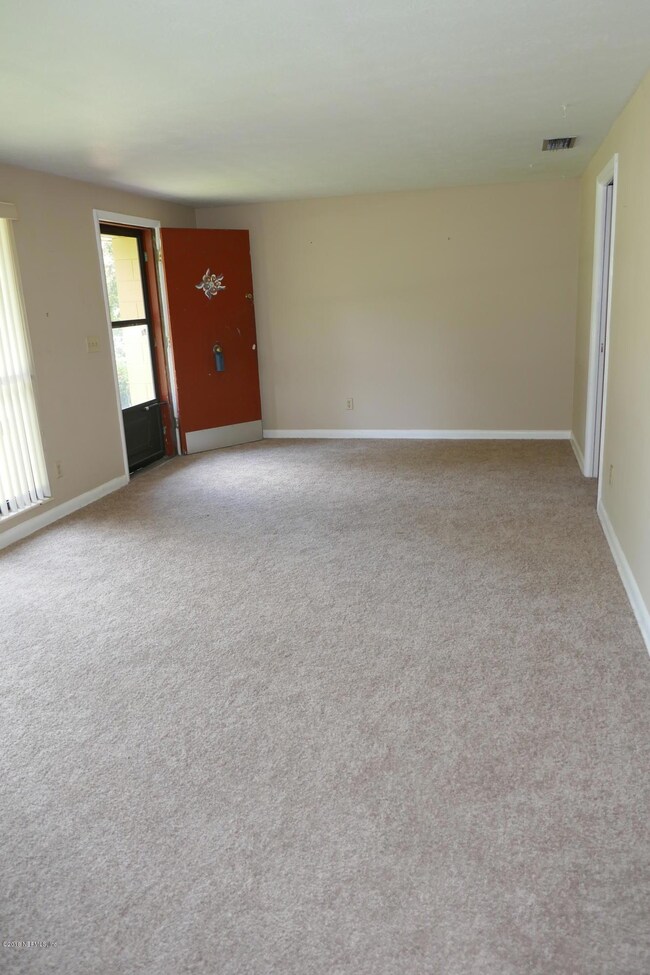 2809 Synhoff Dr W, Jacksonville, FL 32216 - photo 4