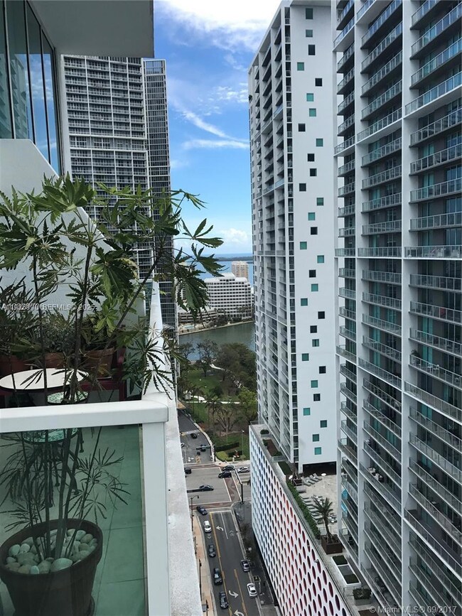 Brickell On The River unit 1606, Miami, FL 33131 - photo 2