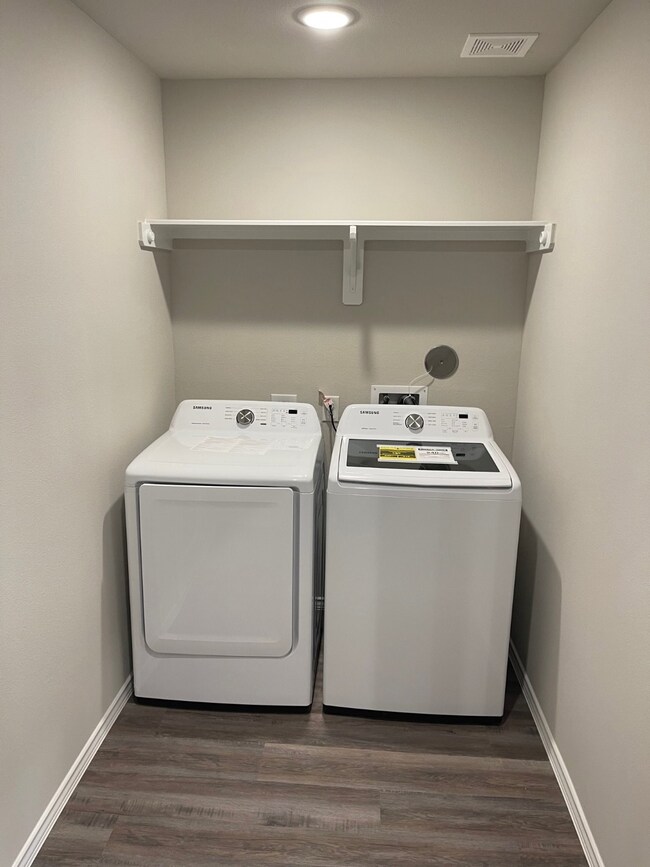 16746 Gleneagle Dr N, Conroe, TX 77385 - photo 4