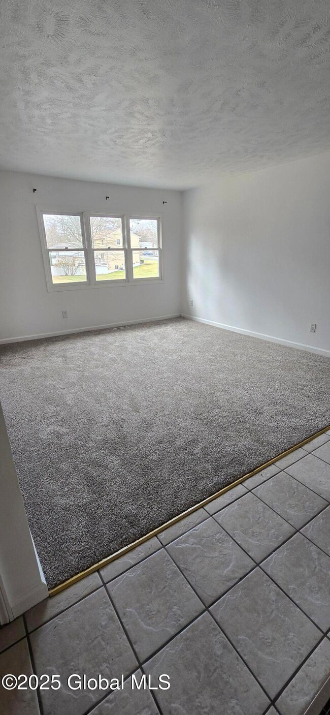 100 Serif Ln unit 102, Schenectady, NY 12303 - photo 5