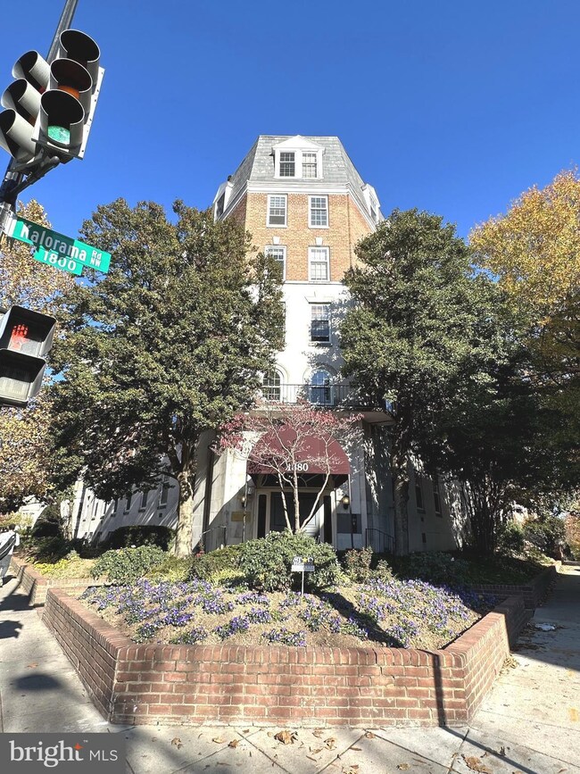 1880 Columbia Rd NW unit 502, Washington, DC 20009 - photo 2
