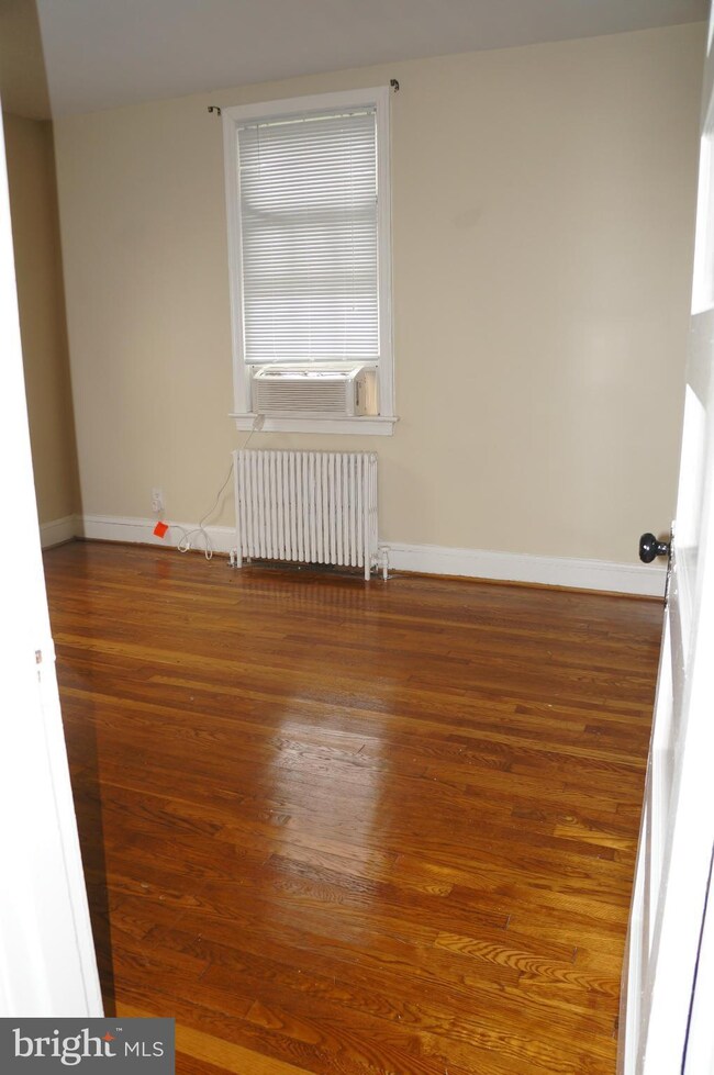 11 E Custis Ave unit 10, Alexandria, VA 22301 - photo 4
