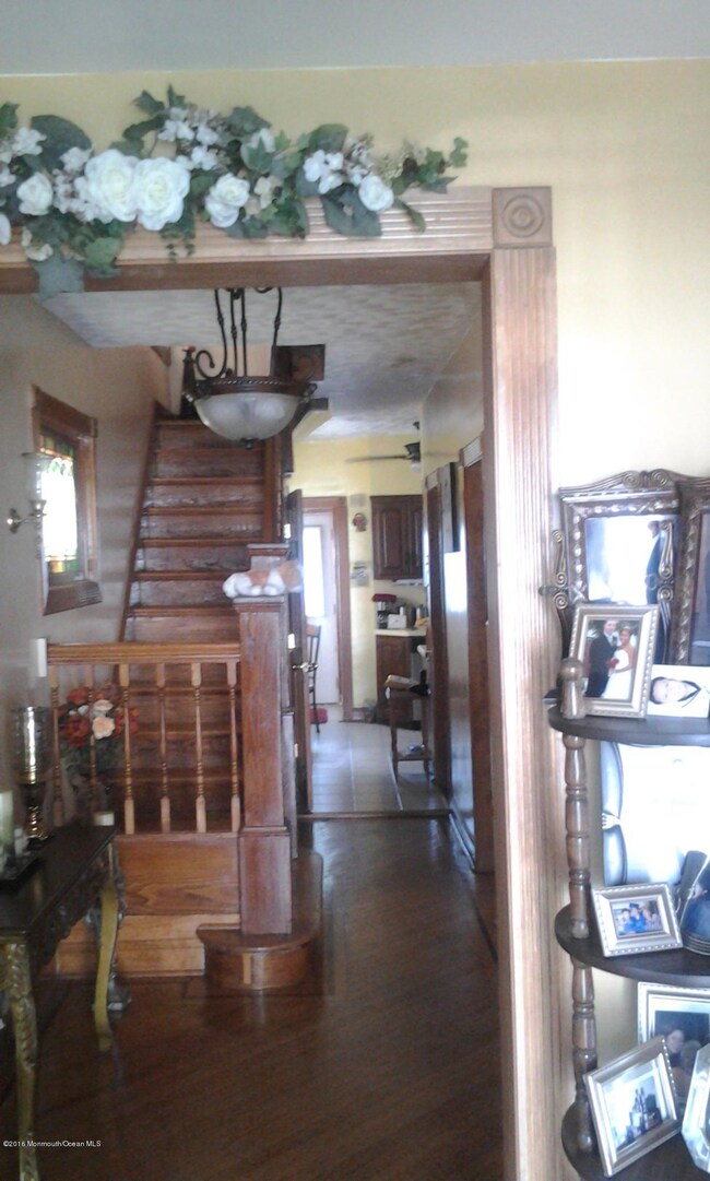 10 W End Place, Elizabeth, NJ 07202 - photo 2