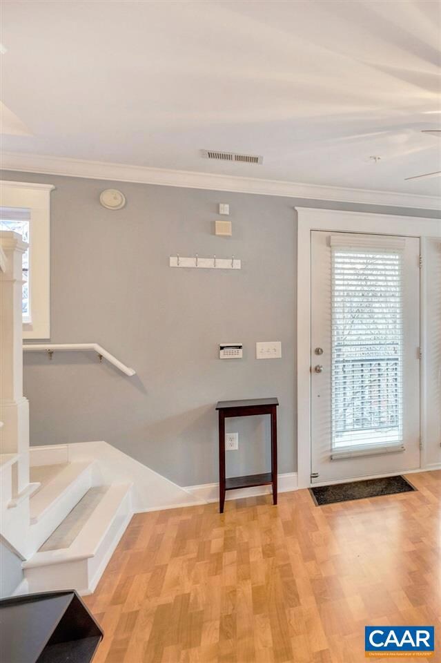 1635 Elmwood Ct, Charlottesville, VA 22903 - photo 5