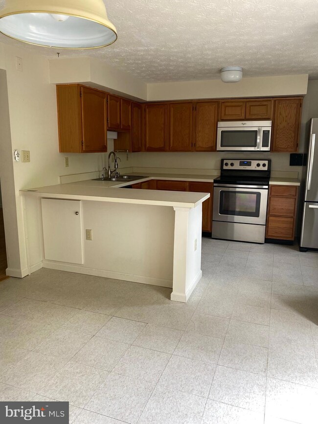 9314 Pirates Cove, Columbia, MD 21046 - photo 2