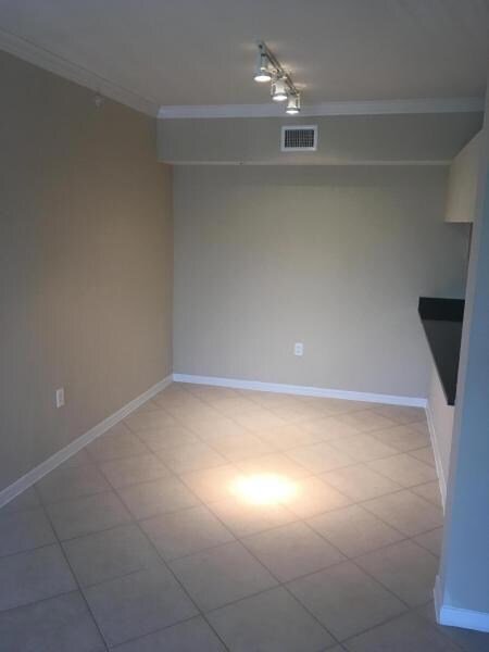 6511 Emerald Dunes Dr unit 307, West Palm Beach, FL 33411 - photo 3