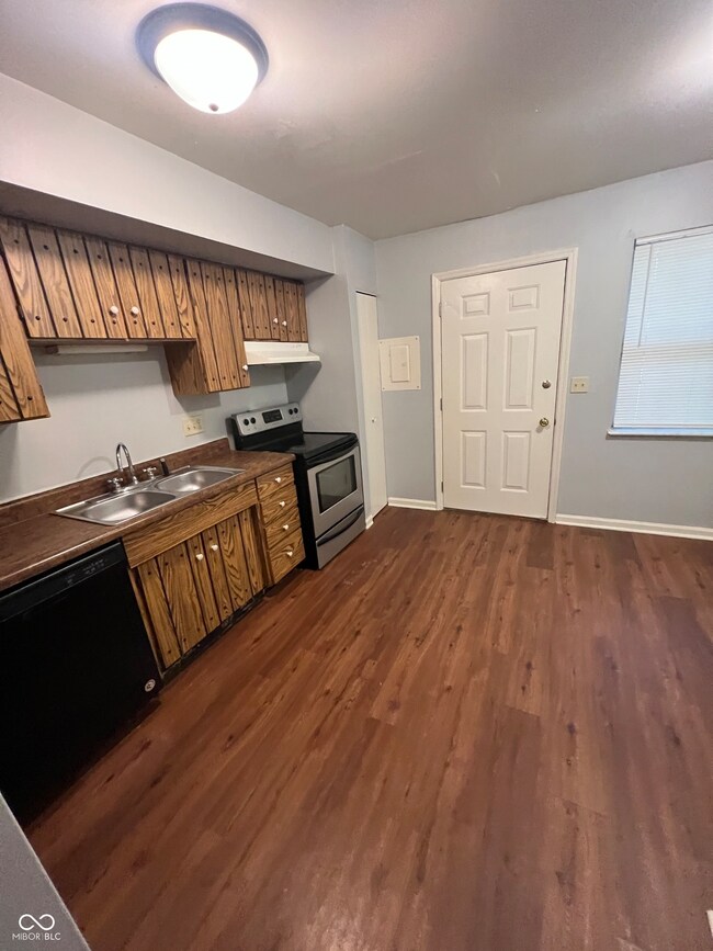 1325 Millerwood Ct, Lebanon, IN 46052 - photo 7