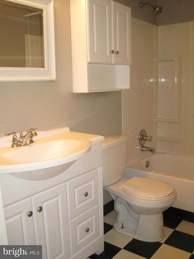 1226 S Clinton St unit 3, Baltimore, MD 21224 - photo 6