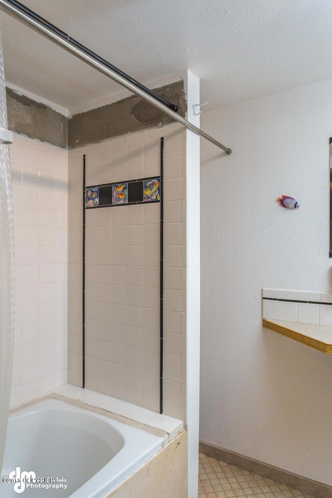 4103 North Star Street-large-004-Basemen