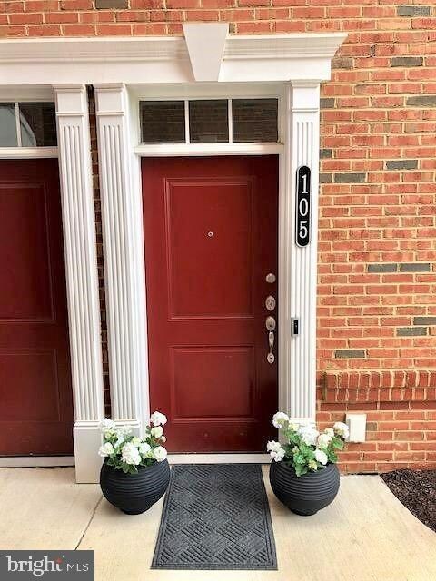43047 Stuarts Glen Terrace unit 105, Ashburn, VA 20148 - photo 2