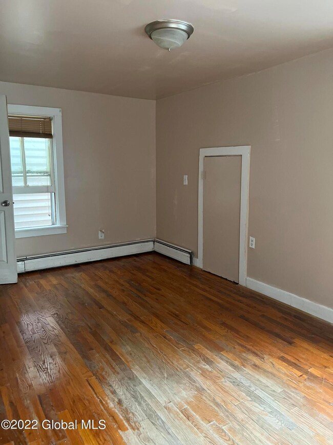 21 1/2 Moyston St, Schenectady, NY 12307 - photo 7