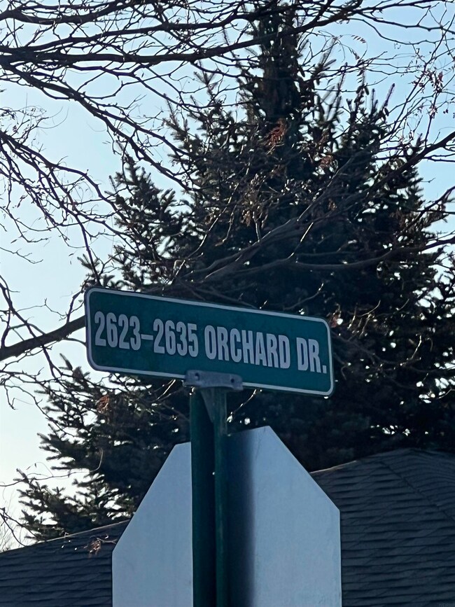 2623 Orchard Dr unit 5, Cedar Falls, IA 50613 - photo 2