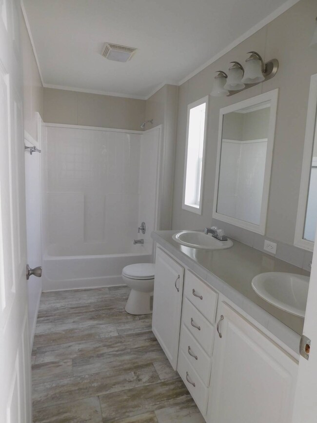 38217 Woodside Ln, Zephyrhills, FL 33542 - photo 7