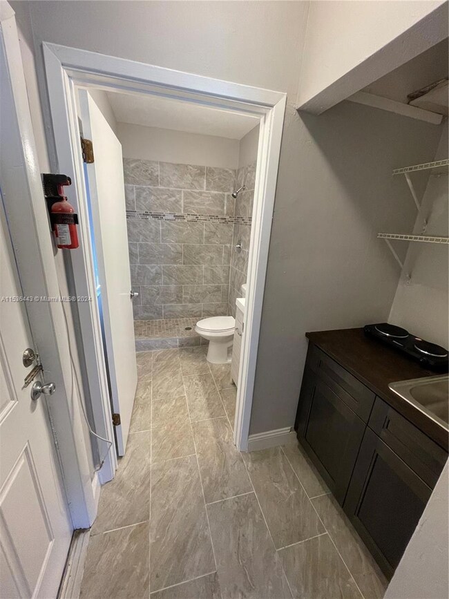 4865 SW 65th Way unit 3, Davie, FL 33314 - photo 2