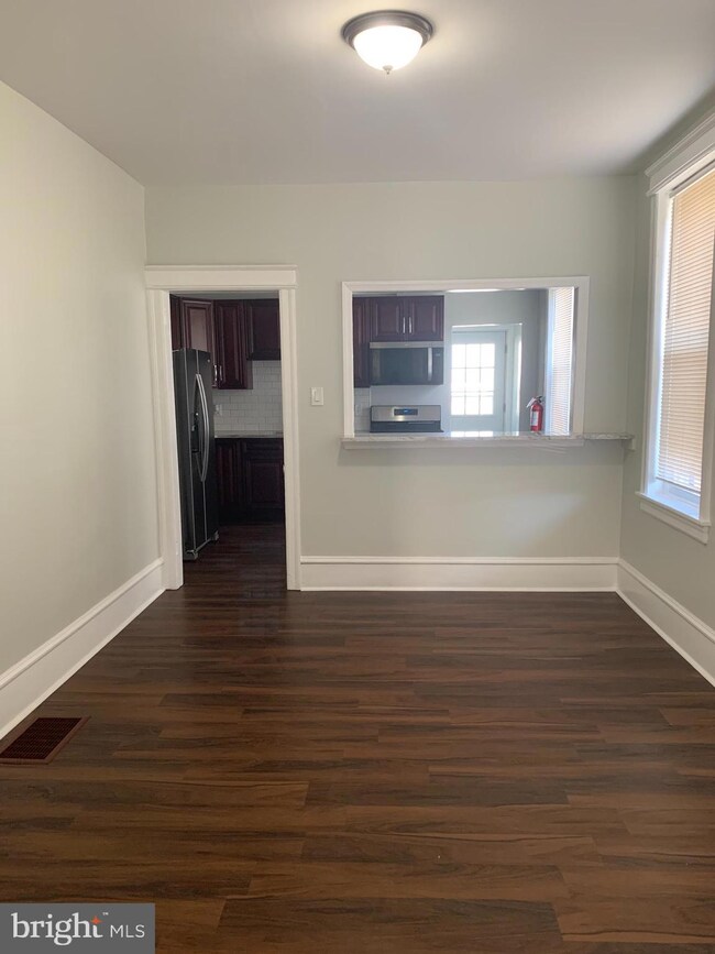 311 Sherman St, Gloucester City, NJ 08030 - photo 5