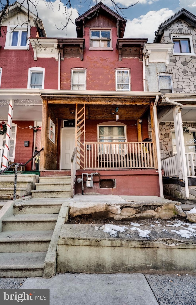 243 Pear St, Reading, PA 19601 - photo 2