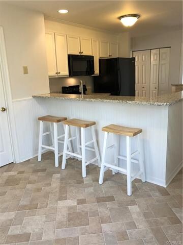 Huge amount of bar space on both sides of quality 