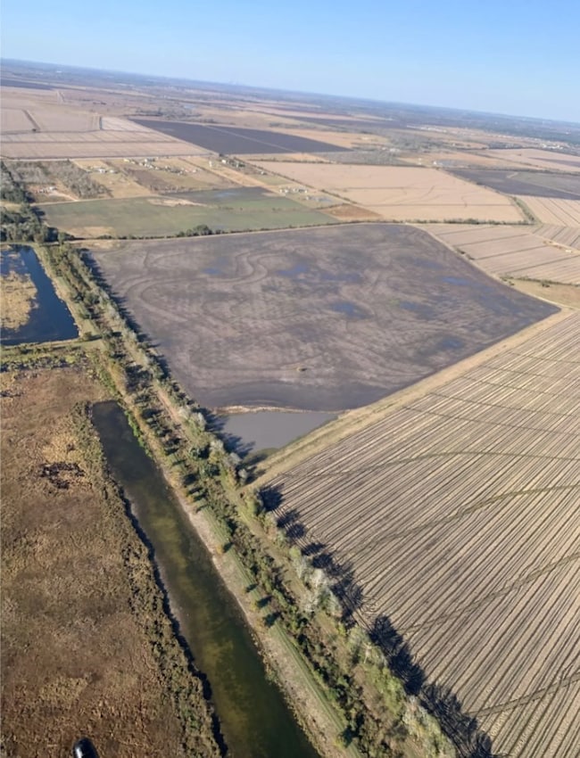 35 Highway 35 Off, Danbury, TX 77534 - photo 4