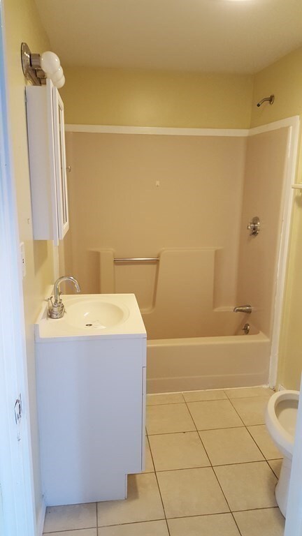 134 Coburn St unit 3, Lowell, MA 01850 - photo 6