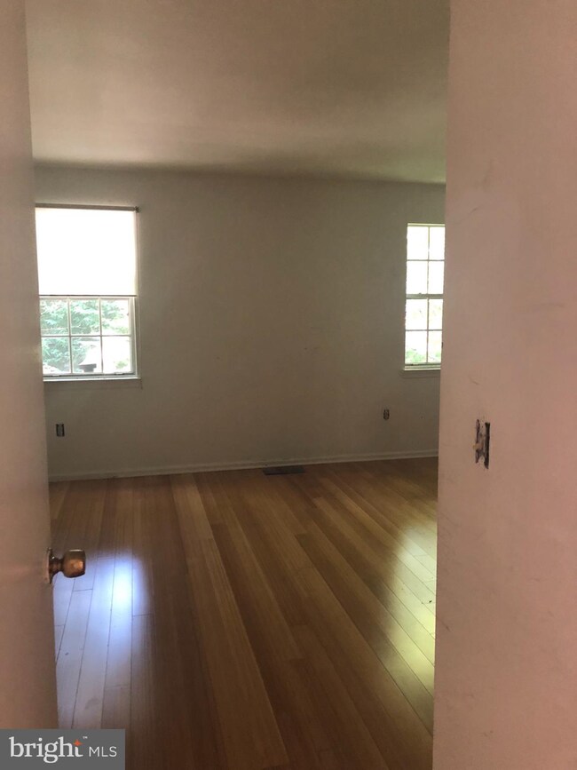 2406 Yarmouth Ln, Crofton, MD 21114 - photo 7