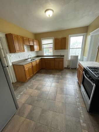 126 Vernon St unit 2, Worcester, MA 01610 - photo 2